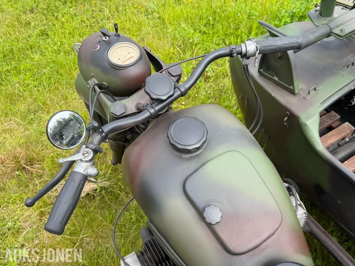 1966 KMZ K-750 - WWII-replika med sidevogn